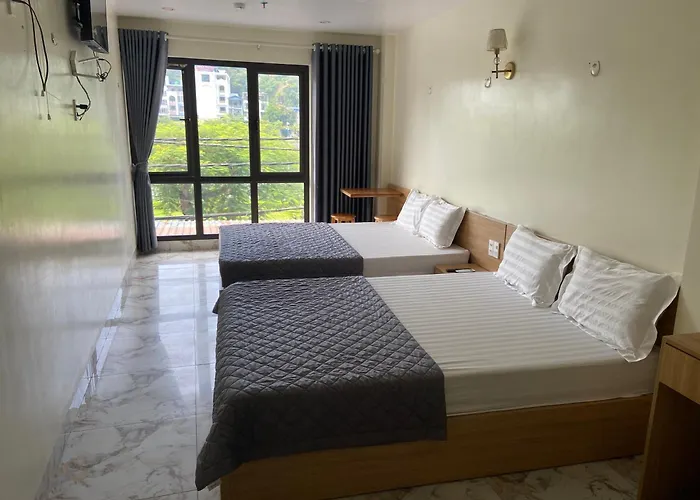 Anh Nhu Hostel & Restaurant Cat Ba