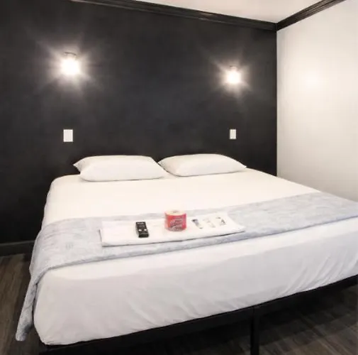 Clarendon Hotel