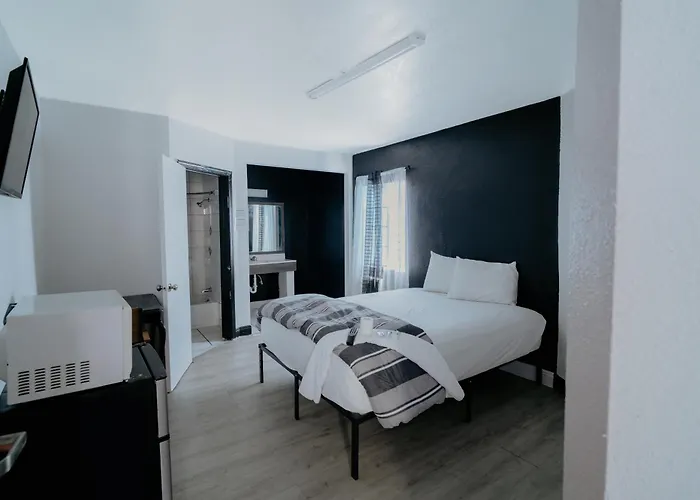 Clarendon Hotel