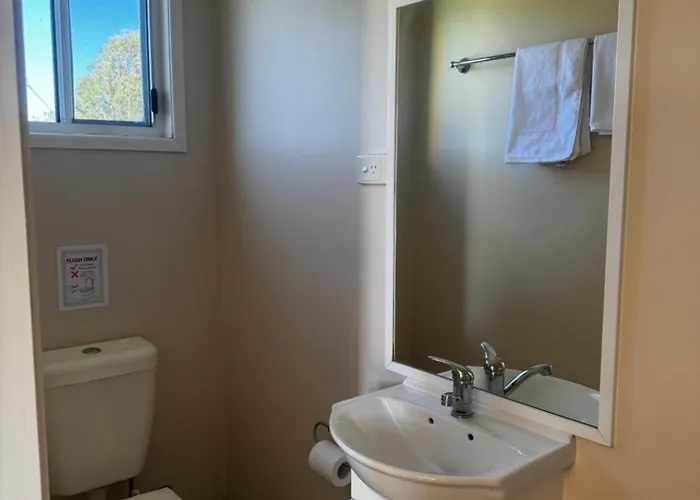 Yuleba Hotel Motel