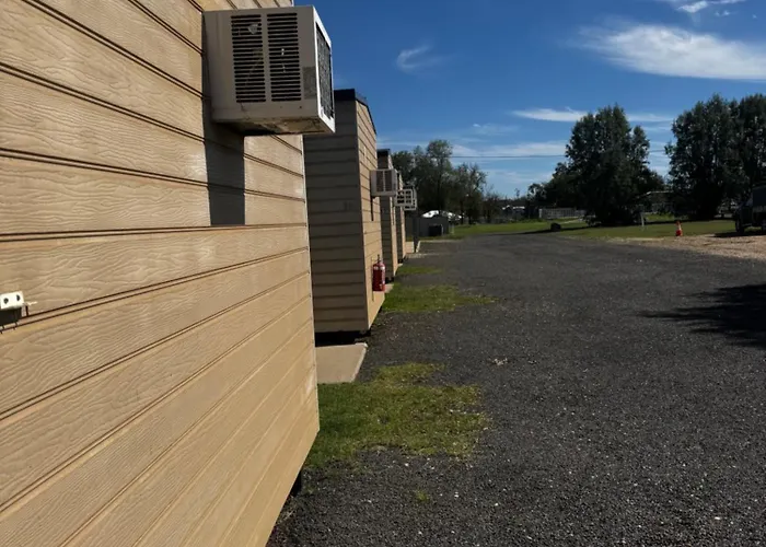 Yuleba Hotel Motel