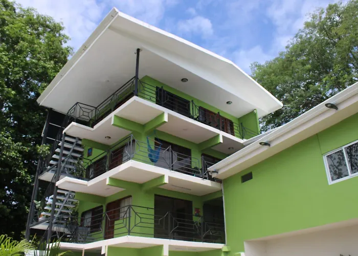 Hotel Manuel Antonio Beracha