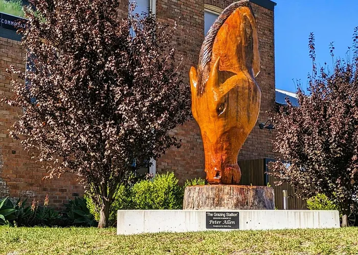 Thoroughbred Hotel