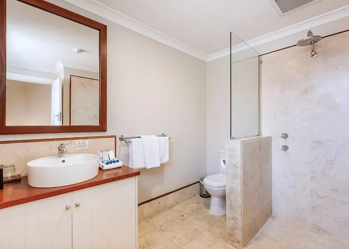 Caves House Hotel