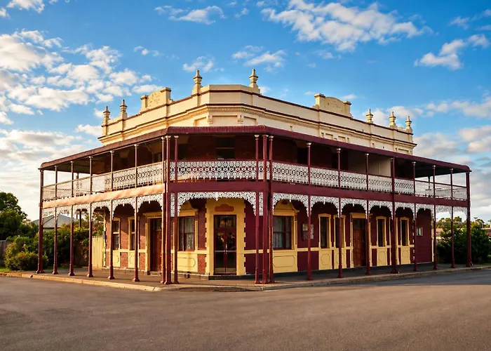 National Hotel Warwick