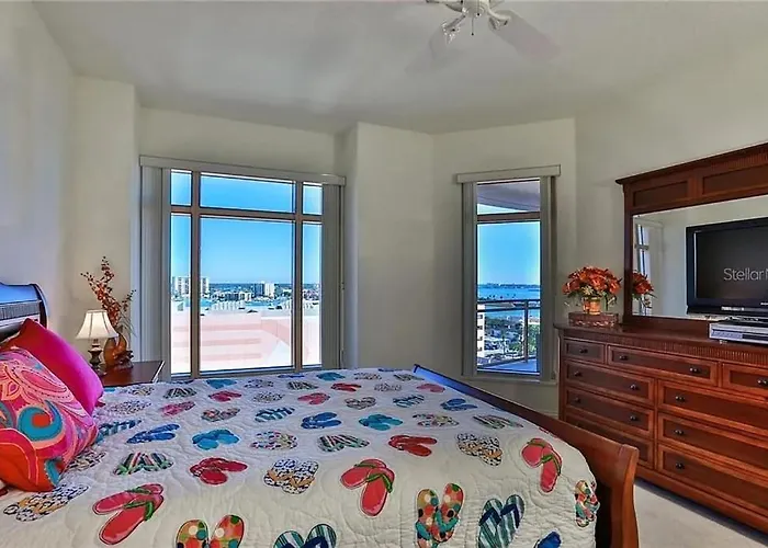 Waterfront Two Bedroom Residence Near Clearwater Beach