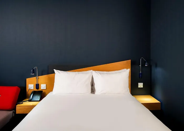 Holiday Inn Express Newport By Ihg