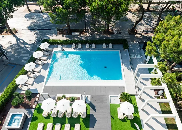 International Beach Hotel