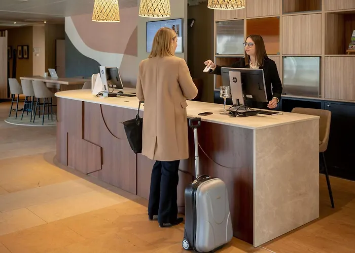 Mercure Auxerre Autoroute Du Soleil