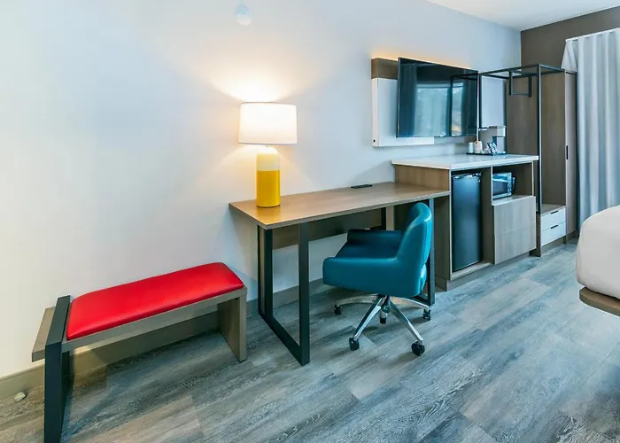 Comfort Suites