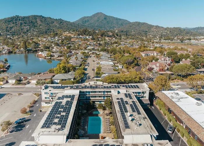 Marin Suites Hotel