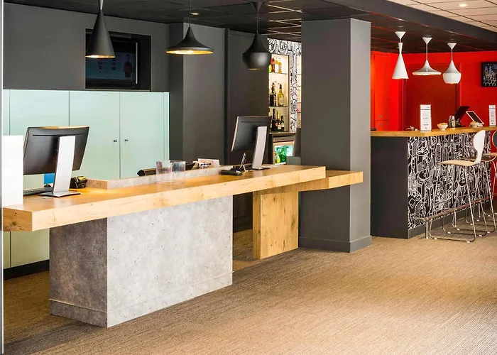 Hotel ibis Paris Pont de Suresnes Longchamp