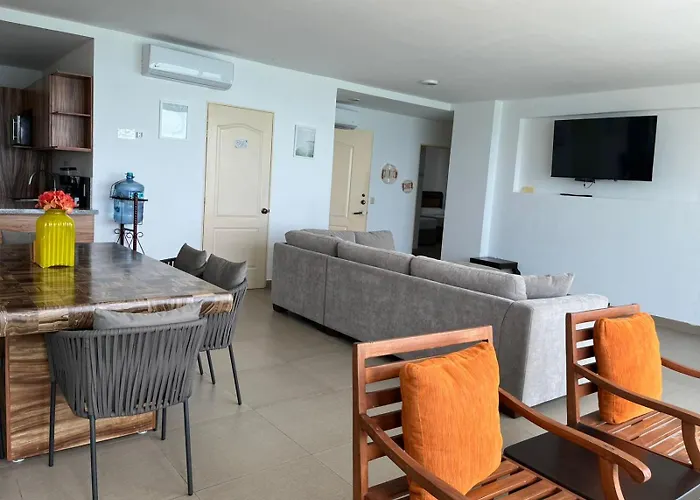 Banderas Suites