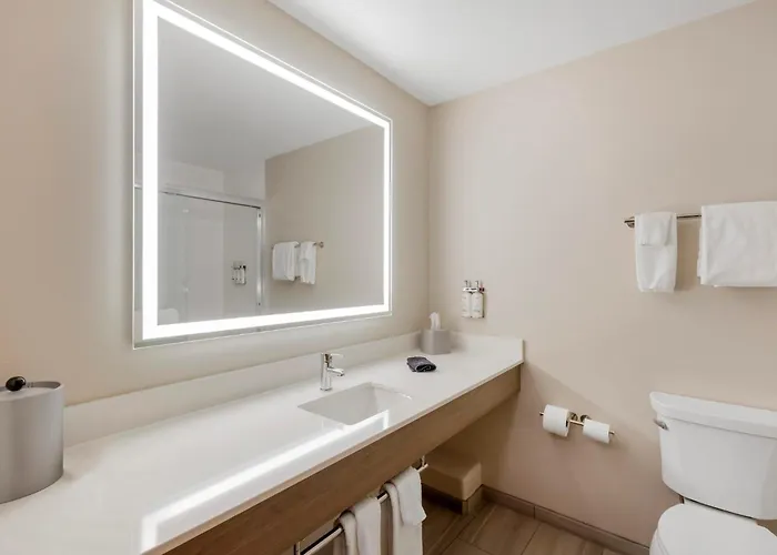 Holiday Inn Express & Suites Douglas By Ihg