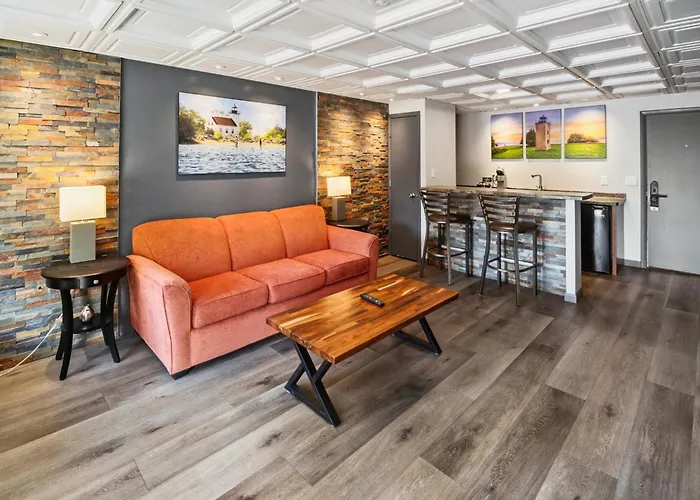 Terrace Bay Hotel - Lakefront