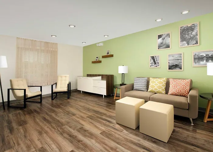 Woodspring Suites Southington