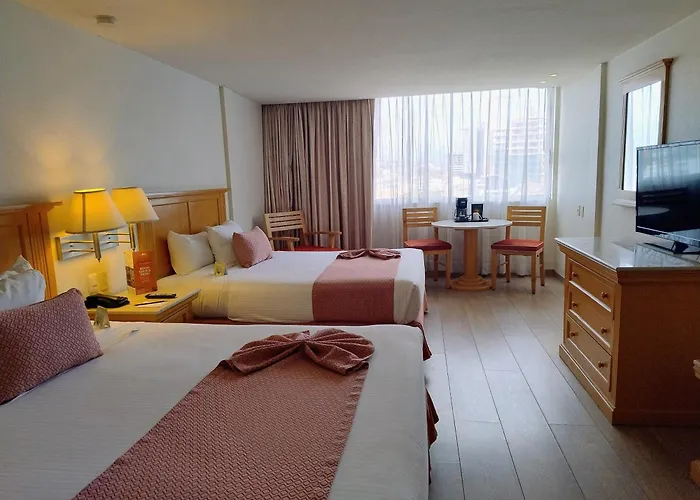 Wyndham Garden Tijuana Palacio Azteca