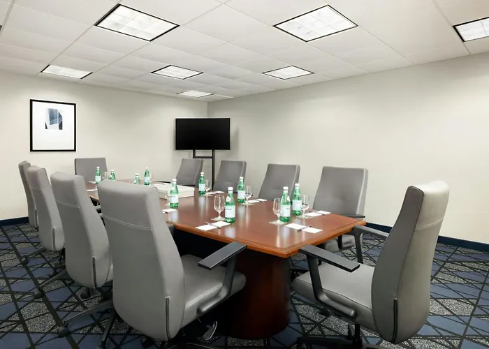 Courtyard By Marriott Montvale