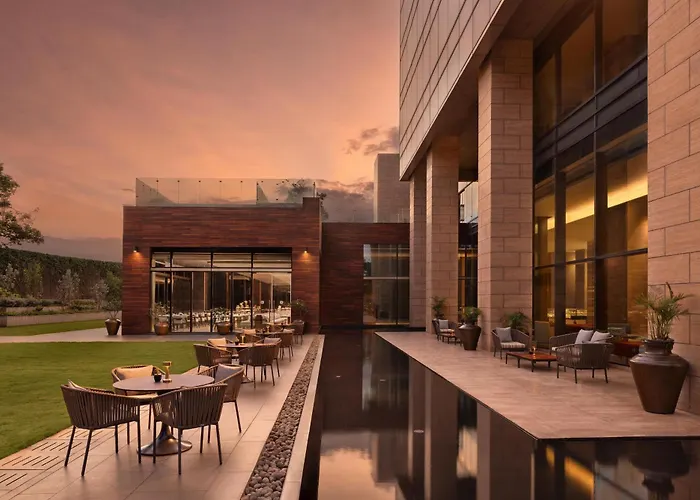 The Den Bengaluru, Lxr Hotels & Resorts
