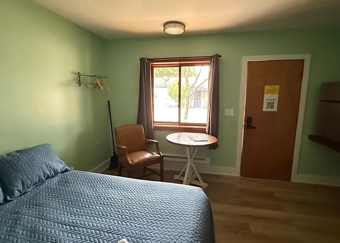 Bay Port Lodging