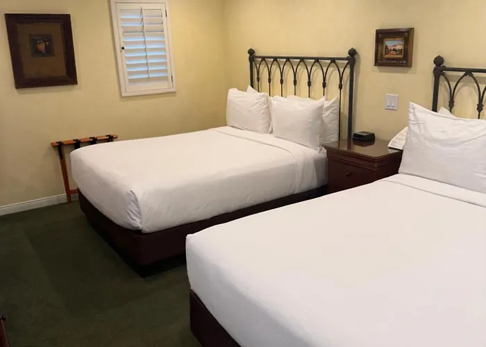 Castillo Inn At The Beach