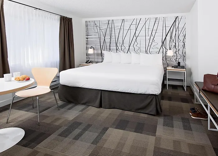 Coast Canmore Hotel & Conference Centre