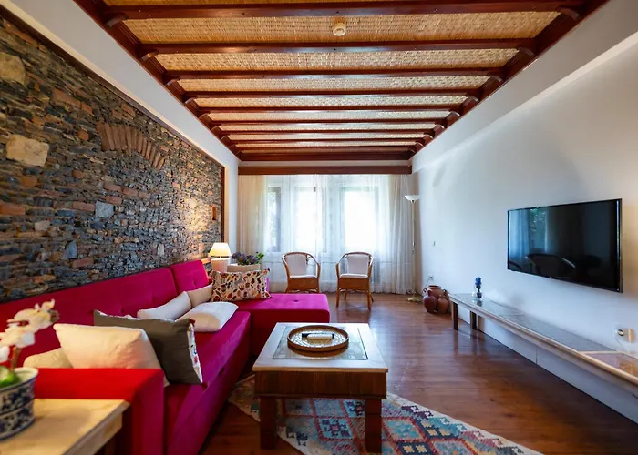 El Vino Hotel & Suites