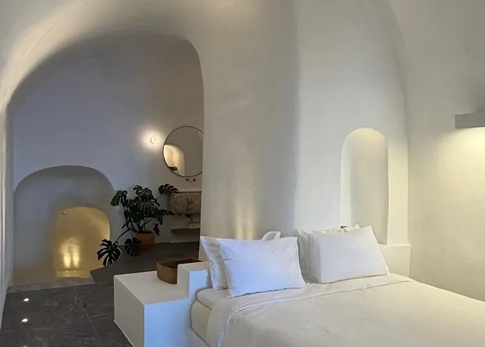 Chelidonia Luxury Suites
