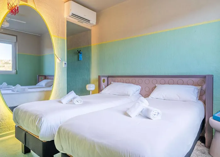 Ibis Styles Pont Du Gard Route D'Avignon