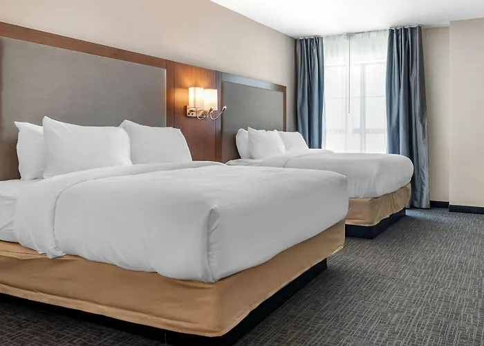 Comfort Suites Grandview - Kansas City
