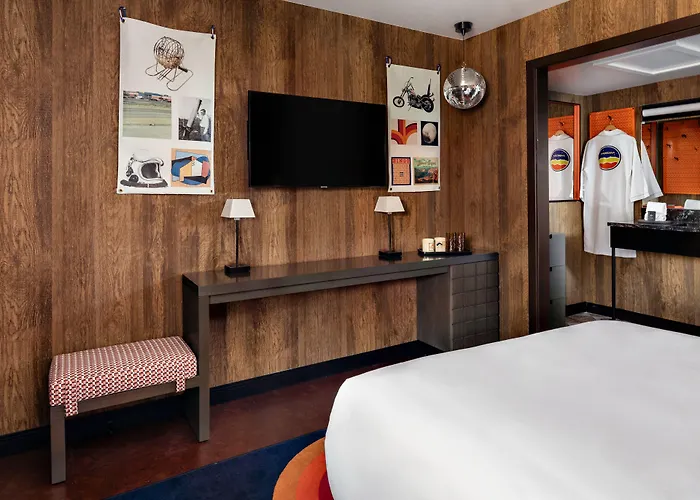 Americana Motor Hotel In Flagstaff Near Nau & Downtown