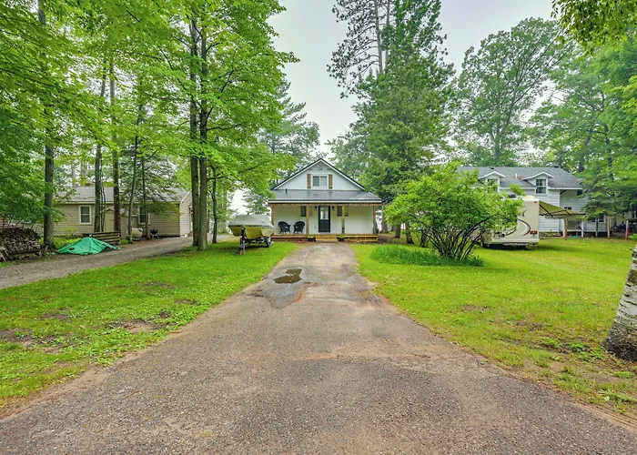 Cozy Waterfront Hale Cottage On Long Lake!
