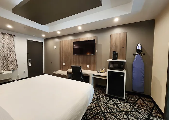 Comfeeni Inn And Suites