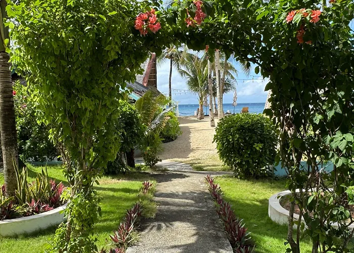 Lanas Beach Resort Carabao Island