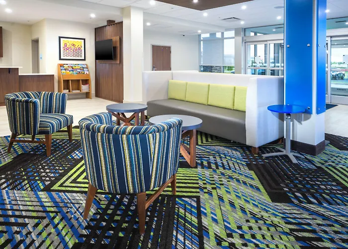 Holiday Inn Express & Suites - Fort Myers Airport By Ihg