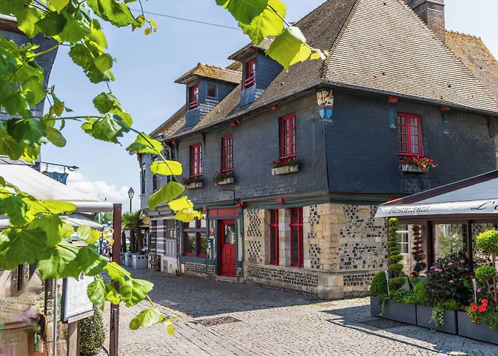 L'Absinthe Hotel