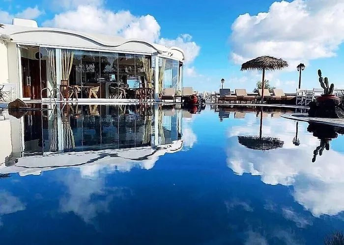 Villa Manos Hotel