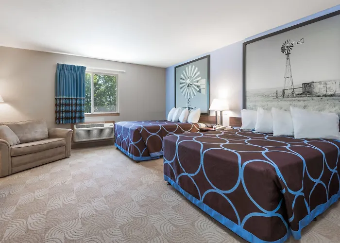 Super 8 By Wyndham Beloit