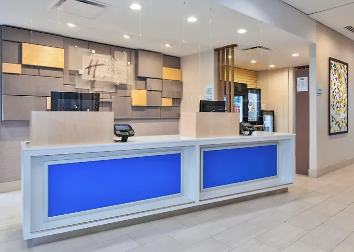 Holiday Inn Express & Suites - Grand Rapids Airport - South By Ihg