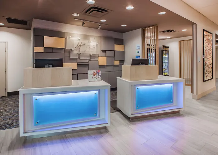 Holiday Inn Express & Suites - Fayetteville South By Ihg
