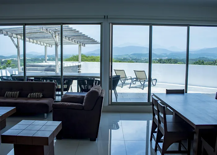 La Loma Suites