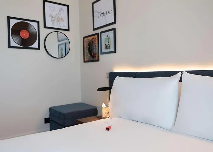 Hampton By Hilton Ashford International