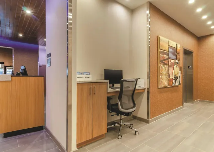 Fairfield Inn & Suites By Marriott Kansas City Shawnee