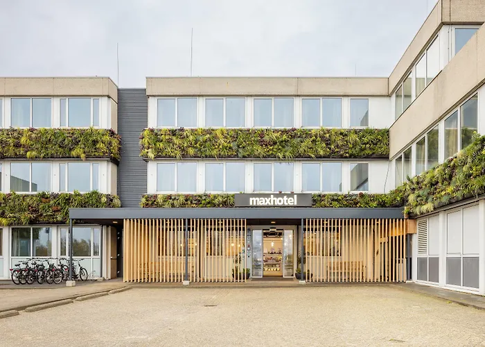 Maxhotel Amsterdam Airport Schiphol - Recently Renovated