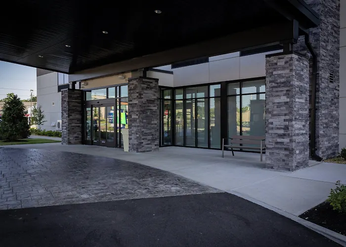 Holiday Inn Express & Suites - Boston South - Randolph By Ihg