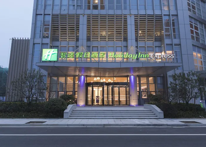 Holiday Inn Express Liyang Huafu By Ihg