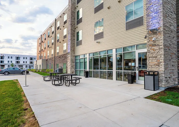 Holiday Inn Express & Suites Cedar Rapids Ne - Marion By Ihg