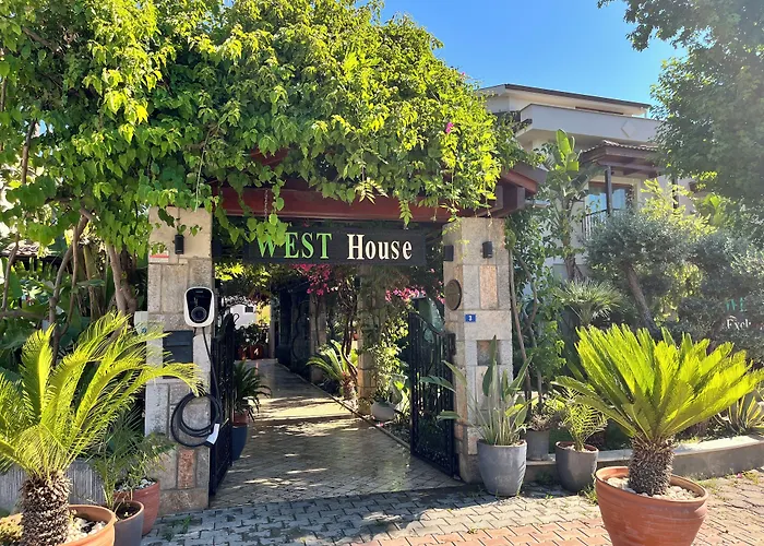 West House Exclusive Hotel