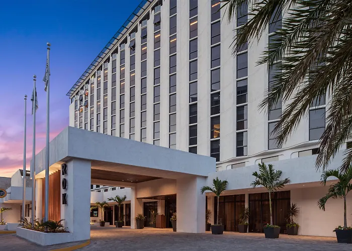 Rok Hotel Kingston, Tapestry Collection By Hilton
