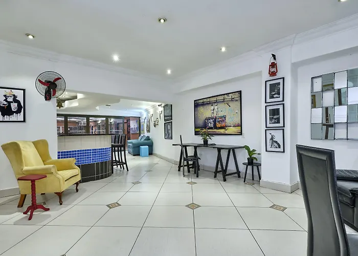 Inn & Out Sandton Park